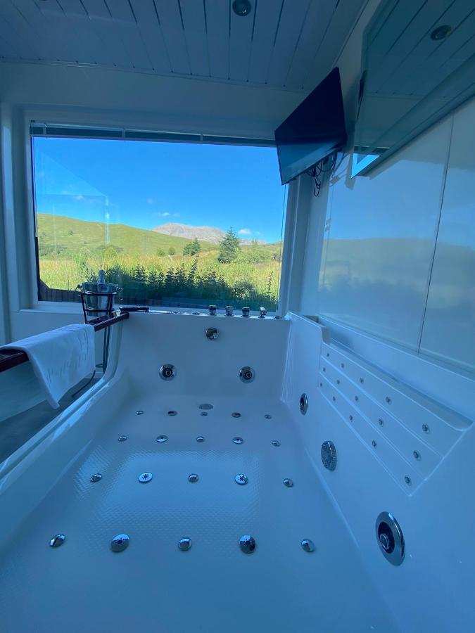 Highland Stays - Ben View Studio Pod & Jacuzzi Bath Fort William Eksteriør billede